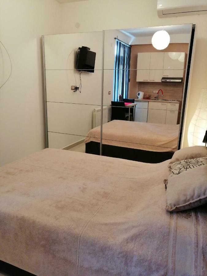 Studio Apartman Irena 2 비엘라 외부 사진
